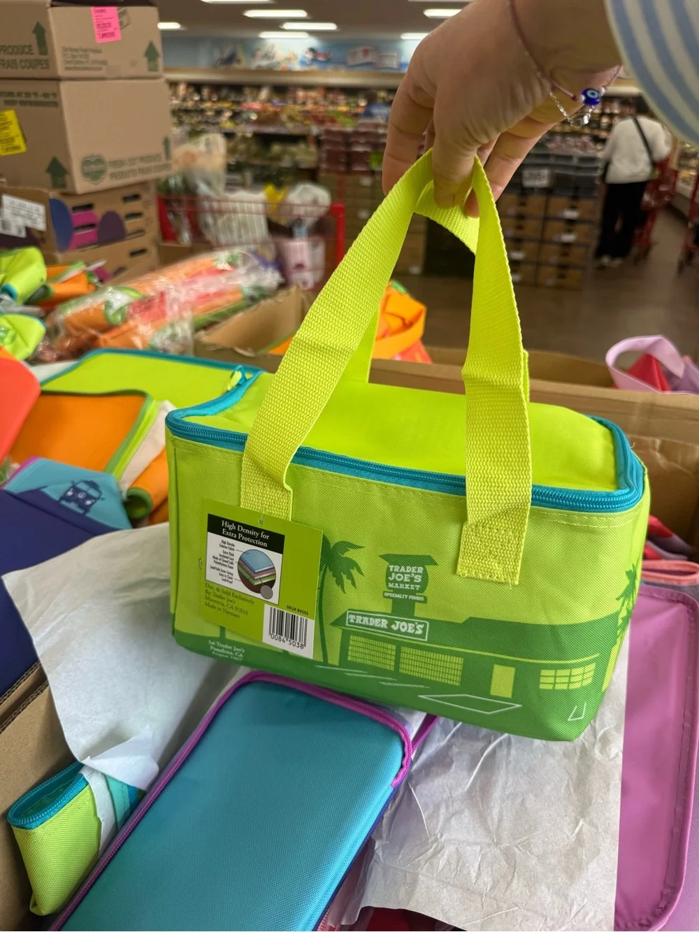 Traders Joe’s Mini Insulated bag set of 2 pink and green